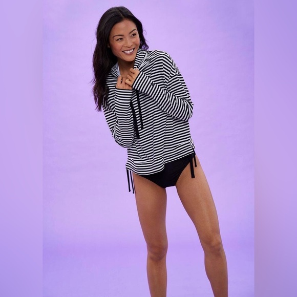 NWT. Coolibar. Waikal Swim Hoodie. UPF 50+ Quick dry. Black and white stripe. - Picture 6 of 9